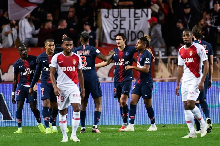 足球英超历史第2000场比赛达成（英超联赛迎来历史第2000场比赛）