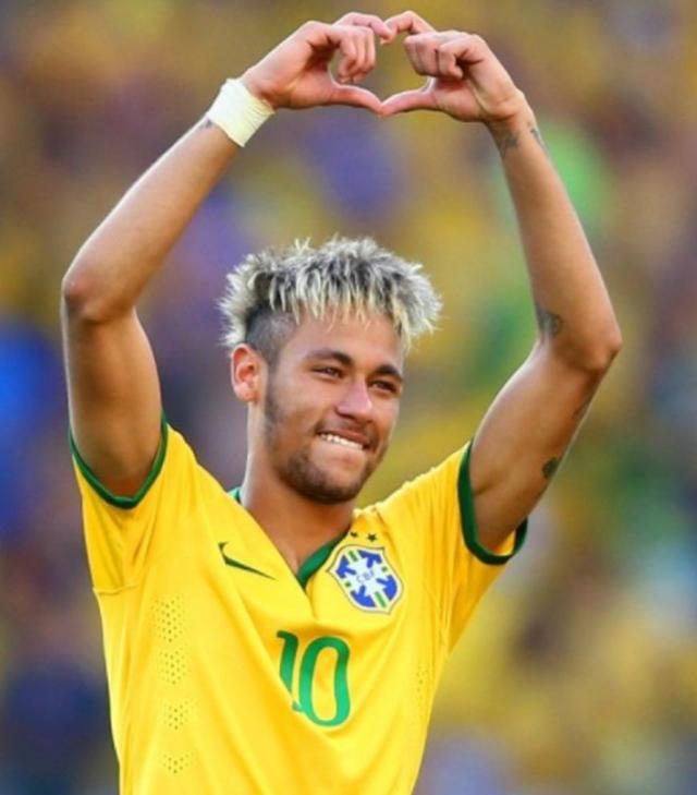 焦点之战即将打响：英超榜首两强切尔西阿森纳正面对决（巅峰对决将至：英超领头双雄切尔西与阿森纳狭路相逢）